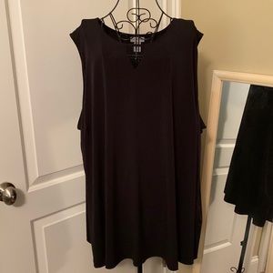 EUC Catherines black stretchy v-neck sleeveless top size 4x(30/32W)